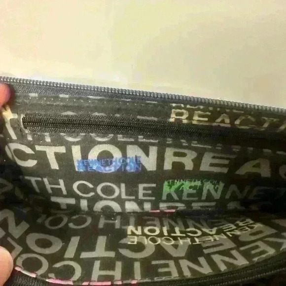 Kenneth Cole Reaction Blue Wristlet Clutch Purse.  Good used condition. - Picture 12 of 15